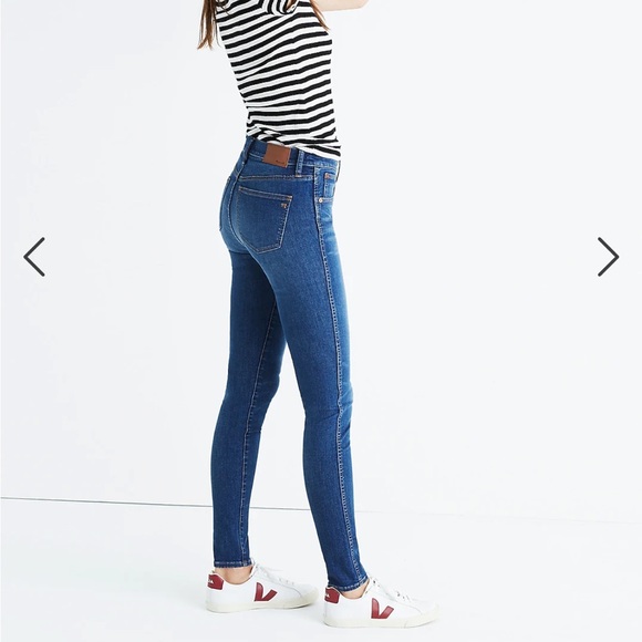 NEW • Madewell • Women’s 9" Mid-Rise Skinny Jeans in Patty Wash Dark Blue 24 25 - Picture 2 of 5